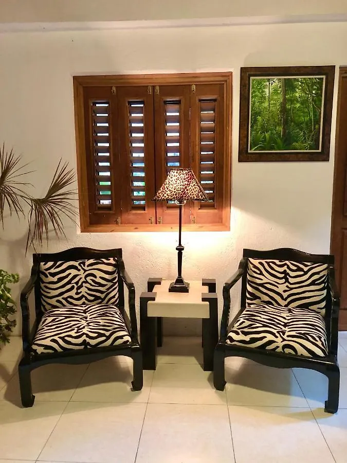 أوشو ريوس The Blue House Boutique Bed & Breakfast 5*, أوشو ريوس جامايكا
